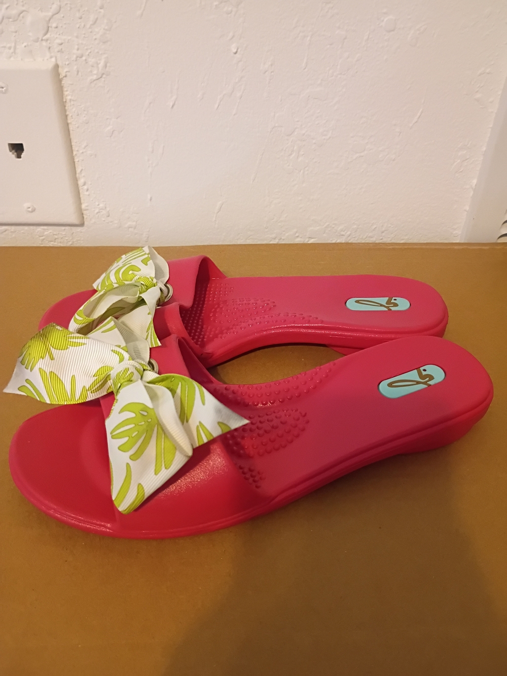 Pink Slide Sandals with Tropical Bow